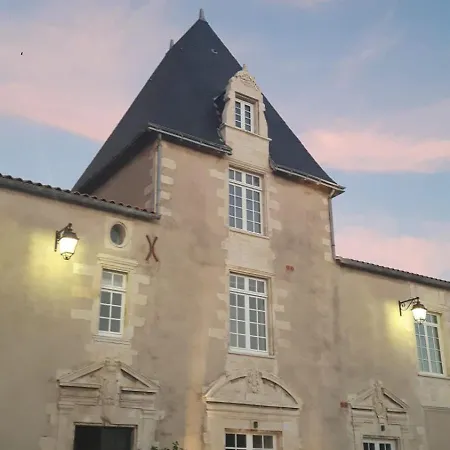 Apartment In A 16th-century Castle La Rochelle (Charente-Maritime)